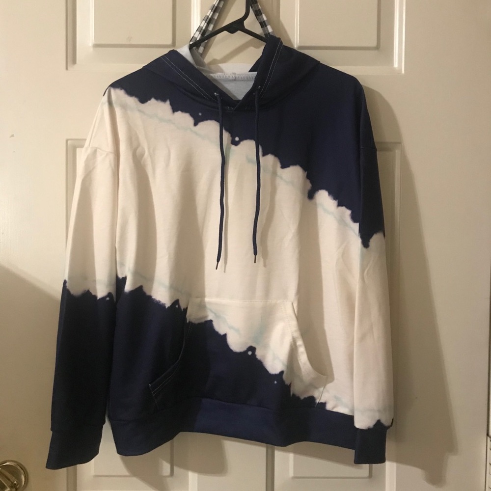 New tie dye sweatshirt